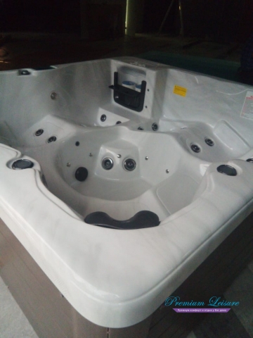 Спа бассейн Vita Spa Salon