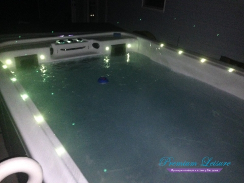Premium Leisure Swimmer 18